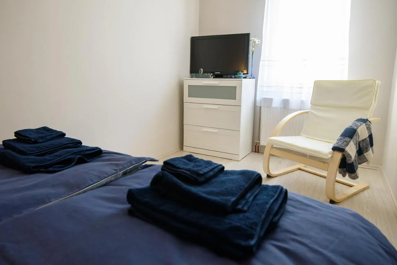 Kiralyleanyka Apartman Eğri 0*,