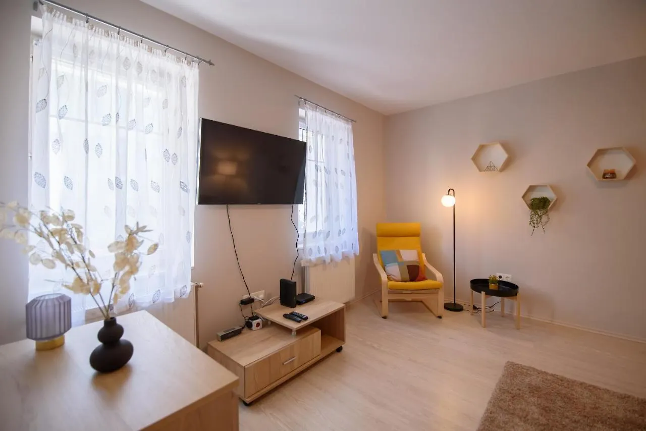 Kiralyleanyka Apartman Eger