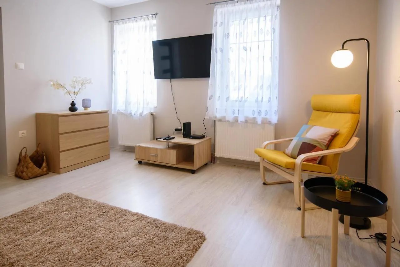 Kiralyleanyka Apartman Eger Apartment
