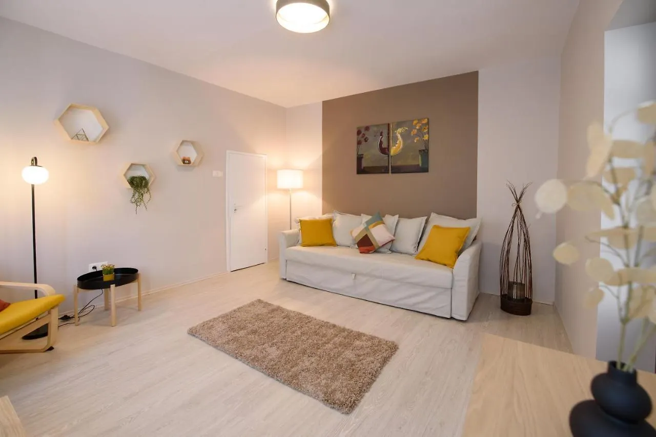 Apartment Kiralyleanyka Apartman Eger